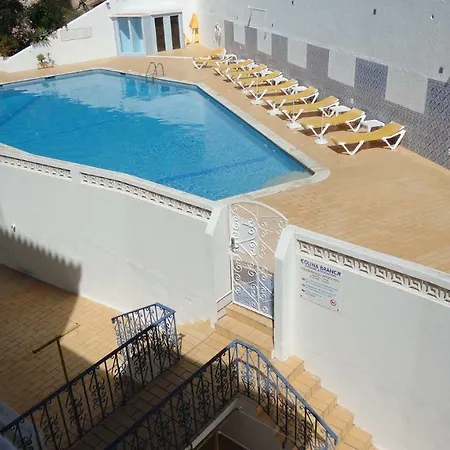 Com Piscina Perto Da *