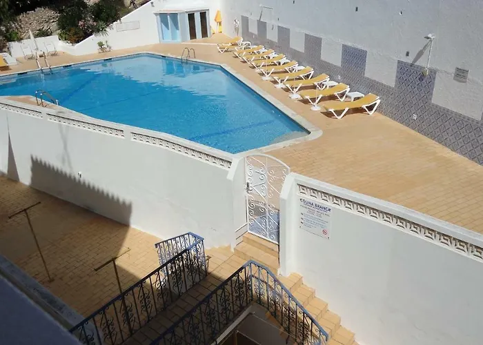 Com Piscina Perto Da *